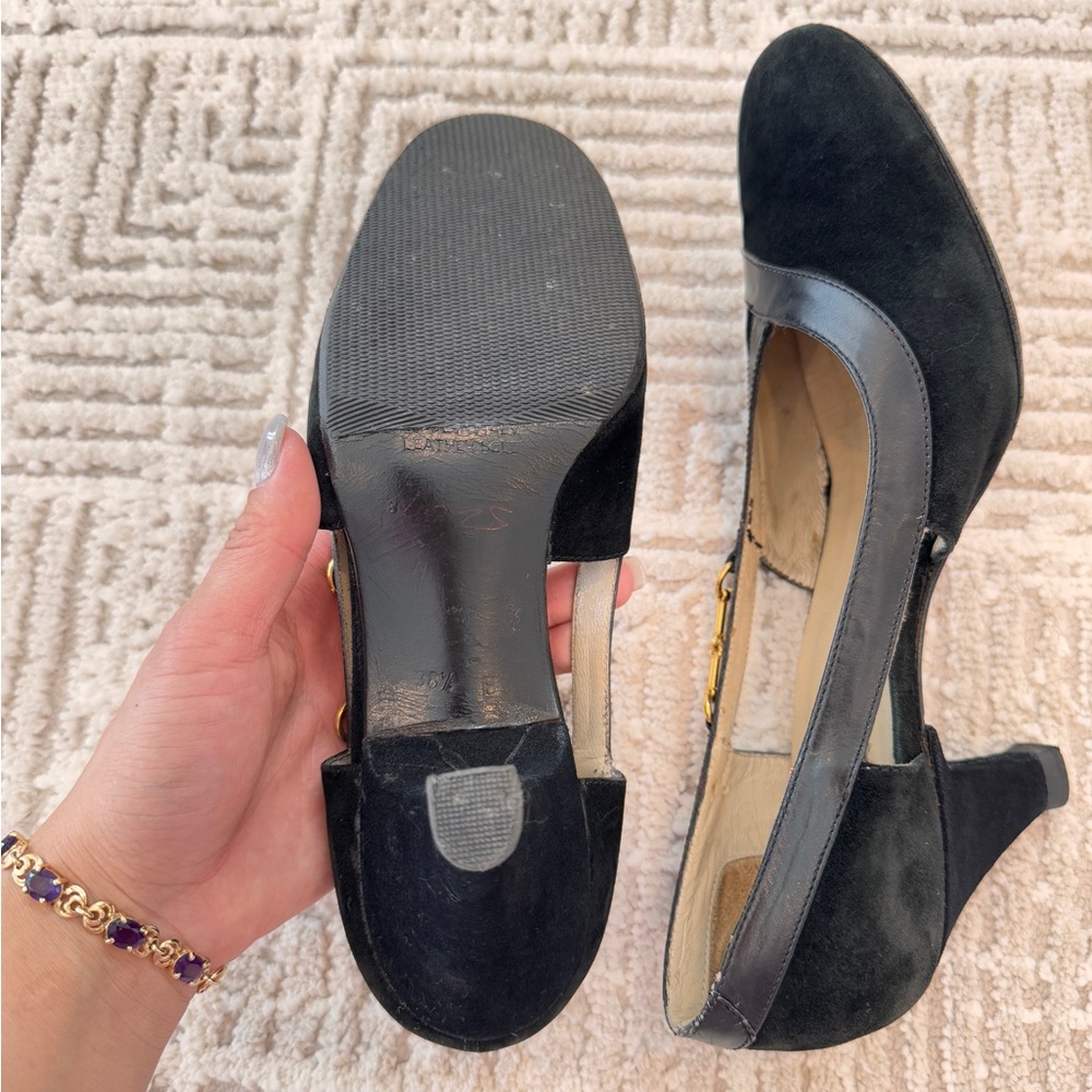 Authentic Vintage Gucci Suede black heel pumps.‎ - Picture 4 of 9